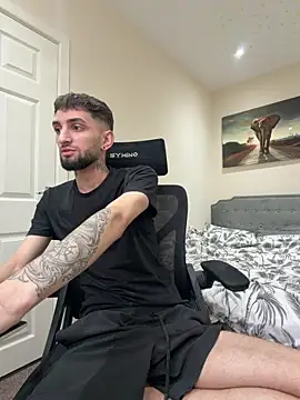 Juliann69Ramiro online show from 03/06/26, 03:29