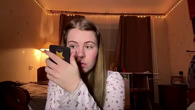 Snapshot of MaevAmy chatting on 02/17/26, 03:20 MaevAmy online show from 02/17/26, 03:20