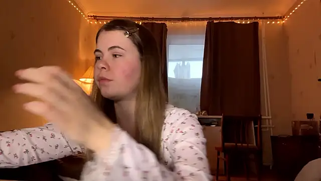 Snapshot of MaevAmy chatting on 02/08/26, 05:27 MaevAmy online show from 02/08/26, 05:27