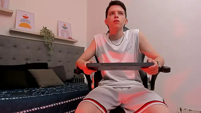 sebastamayo  online show from 12/19/25, 08:44