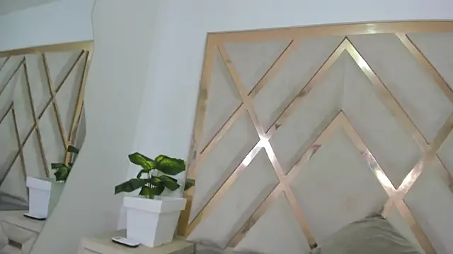 Selenaasm online show from 04/13/26, 08:57