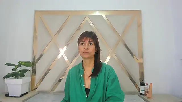 Selenaasm online show from 02/16/26, 09:02