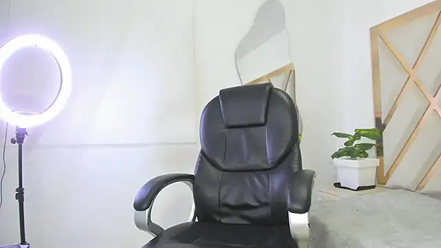 Selenaasm online show from 02/20/26, 09:17