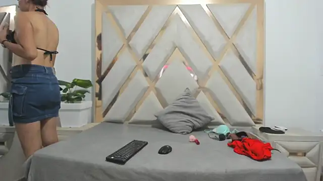 Selenaasm online show from 03/16/26, 08:55