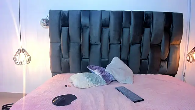 Snapshot of zai_baker chatting on 12/16/25, 01:26 zai baker online show from 12/16/25, 01:26