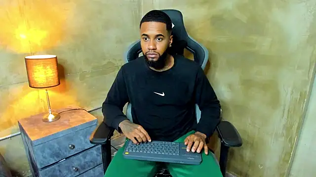 jay jhonson01 online show from 12/20/25, 04:04