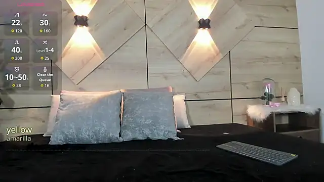 sussan fox  online show from 12/22/25, 07:47