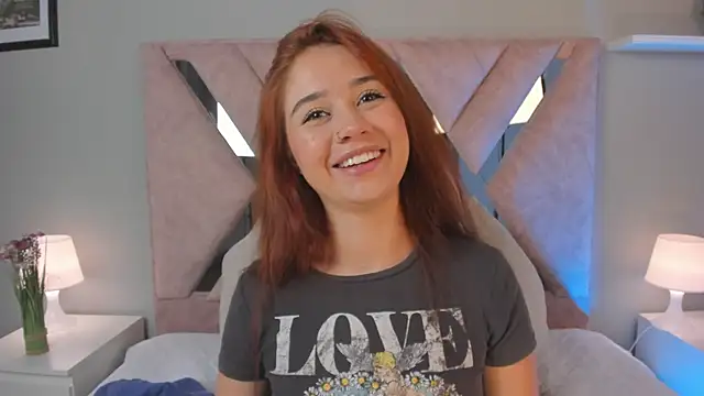 Amelia Saenz  online show from 05/12/26, 07:53
