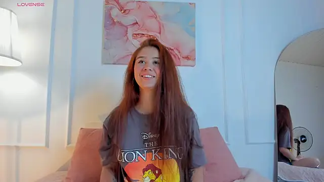 Amelia Saenz  online show from 03/25/26, 07:46