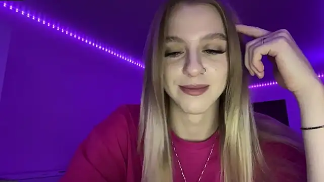 Snapshot of AzoticBasics chatting on 12/14/25, 01:17 AzoticBasics online show from 12/14/25, 01:17