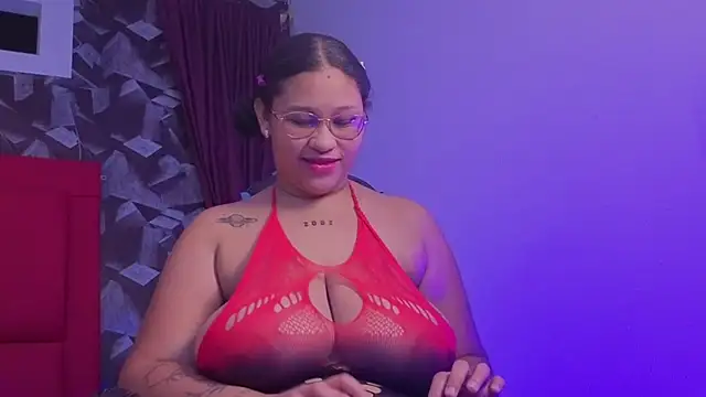 Snapshot of sasha_rousse chatting on 12/17/25, 11:43 sasha rousse online show from 12/17/25, 11:43