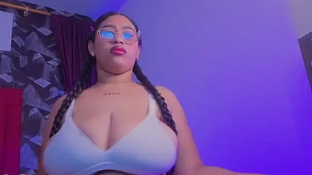 Snapshot of sasha_rousse chatting on 12/18/25, 08:12 sasha rousse online show from 12/18/25, 08:12