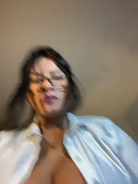 Lena-Williamss online show from 05/05/26, 11:13