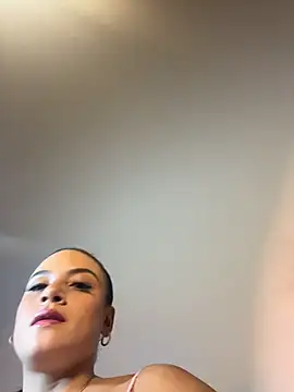 Lena-Williamss online show from 02/01/26, 03:16