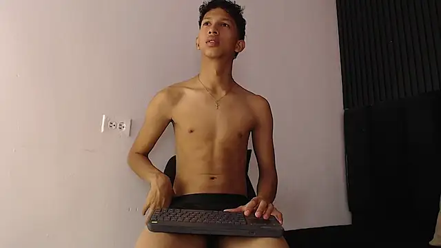 SmoothAlpha  online show from 02/13/26, 02:50