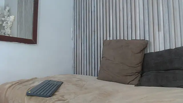 SmoothAlpha  online show from 01/05/26, 06:11