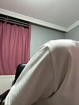 berke3424 online show from 02/15/26, 12:11