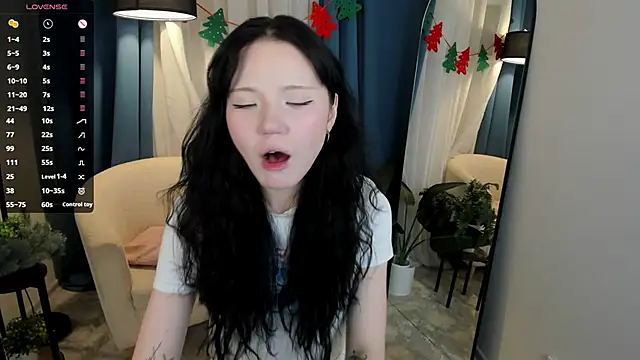 LeaLigth online show from 12/16/25, 02:21