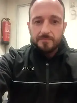 Tonybp84 online show from 12/18/25, 01:55