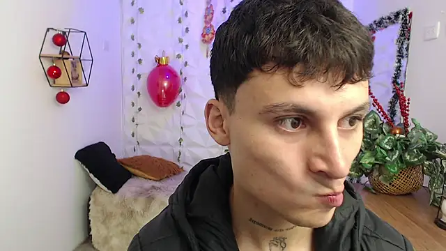 Noah Vera online show from 12/16/25, 03:44