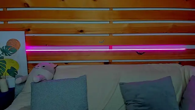 Snapshot of Evis_Dailyy chatting on 12/19/25, 01:09 Evis Dailyy online show from 12/19/25, 01:09