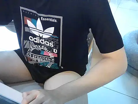 Snapshot of YourBoYyyyyyyy chatting on 12/15/25, 06:30 YourBoYyyyyyyy online show from 12/15/25, 06:30