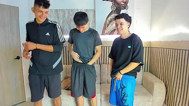 Snapshot of Just4life242 chatting on 12/19/25, 05:43 Just4life242 online show from 12/19/25, 05:43