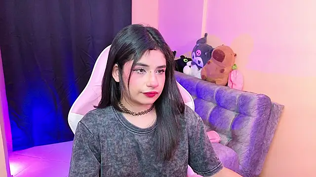 Snapshot of bonnieTaylor1 chatting on 12/18/25, 04:39 bonnieTaylor1 online show from 12/18/25, 04:39