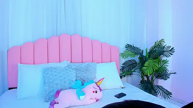  Stephany lee online show from 12/23/25, 05:07