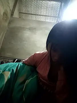 Snapshot of kat2026 chatting on 12/17/25, 12:37 kat2026 online show from 12/17/25, 12:37