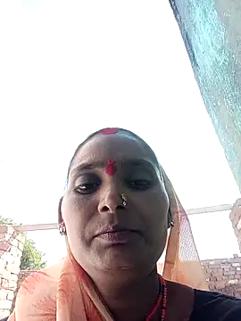 Snapshot of Mohni_pal chatting on 12/19/25, 05:32 Mohni pal online show from 12/19/25, 05:32