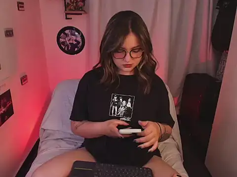 sara cuteeyes online show from 04/21/26, 04:52