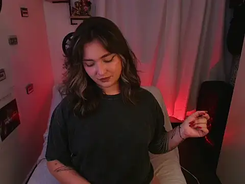 sara cuteeyes online show from 04/05/26, 04:30