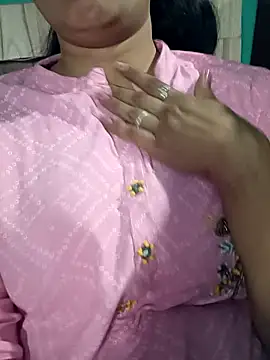 Snapshot of teena-11 chatting on 04/16/26, 03:29 teena-11 online show from 04/16/26, 03:29
