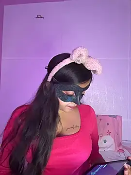 Snapshot of Amaira_69 chatting on 07/11/26, 11:21 Amaira 69 online show from 07/11/26, 11:21