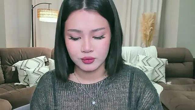 Brunette Charm online show from 01/13/26, 12:09