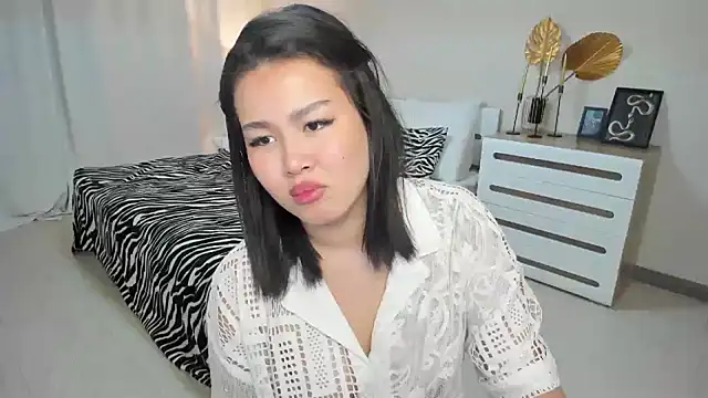 Brunette Charm online show from 05/31/26, 04:24