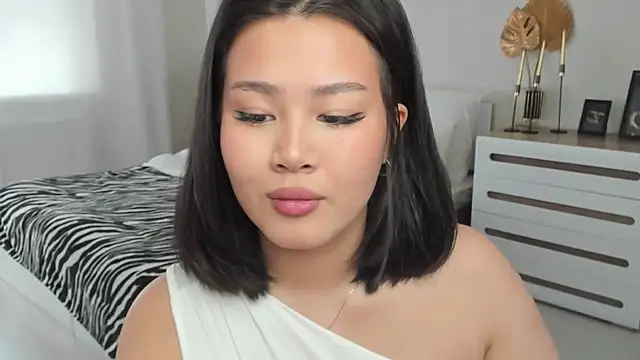 Brunette Charm online show from 03/24/26, 11:21