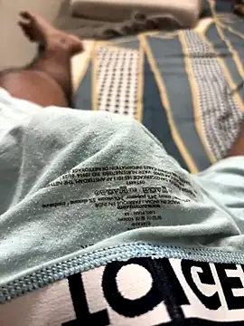 nomanr7271 online show from 12/17/25, 10:31