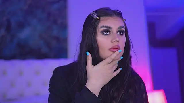 Snapshot of LexaRhodes chatting on 12/18/25, 04:22 LexaRhodes online show from 12/18/25, 04:22