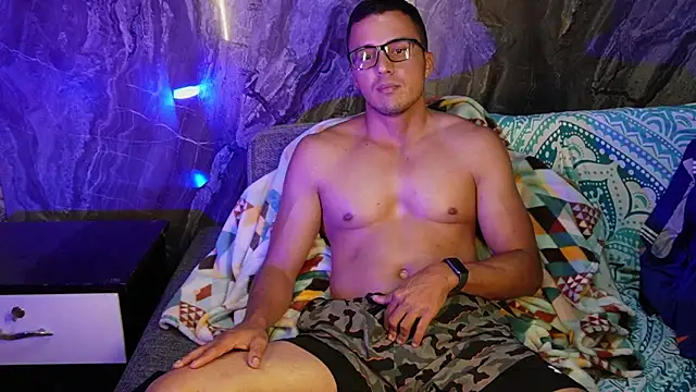 Snapshot of Sebas_Gerrero chatting on 12/16/25, 01:10 Sebas Gerrero online show from 12/16/25, 01:10