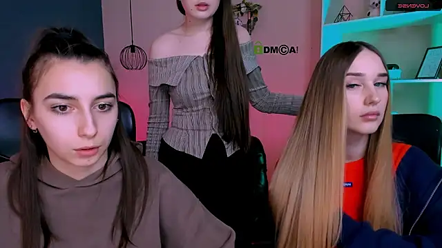 mila firee online show from 03/17/26, 10:51