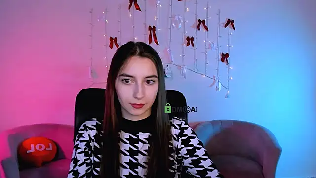 mila firee online show from 02/06/26, 10:11