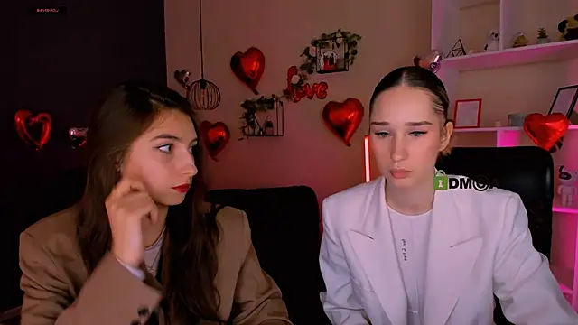 mila firee online show from 02/20/26, 09:33