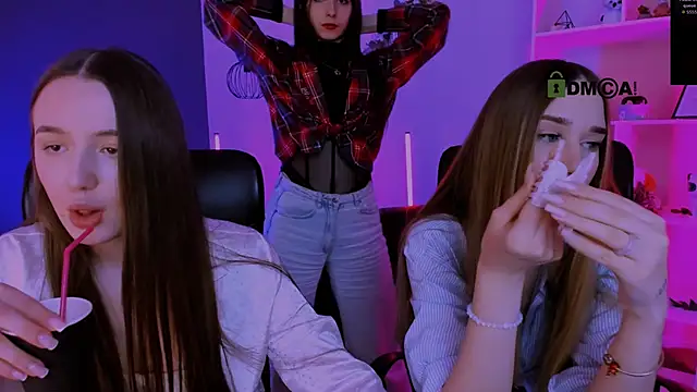 mila firee online show from 03/26/26, 10:13