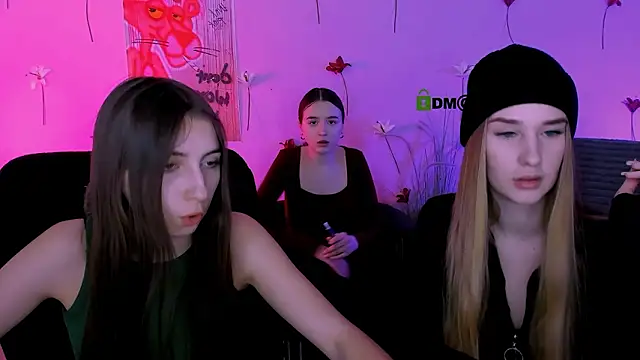 mila firee online show from 03/20/26, 10:16