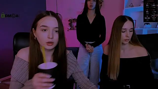 mila firee online show from 03/27/26, 10:05