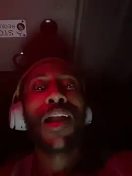 Snapshot of Pleasure_Overlord chatting on 02/18/26, 06:22 Pleasure Overlord online show from 02/18/26, 06:22