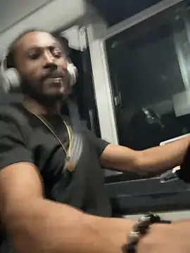 Snapshot of Pleasure_Overlord chatting on 03/04/26, 07:49 Pleasure Overlord online show from 03/04/26, 07:49