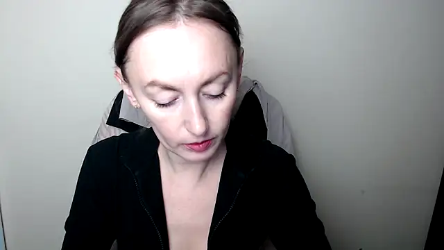 Snapshot of LiaSeass_ chatting on 02/28/26, 12:49 LiaSeass online show from 02/28/26, 12:49